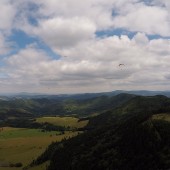 Andrzejówka - Paragliding Fly, Prawie cała grań na Klinie, w kierunku Grzmiącej.